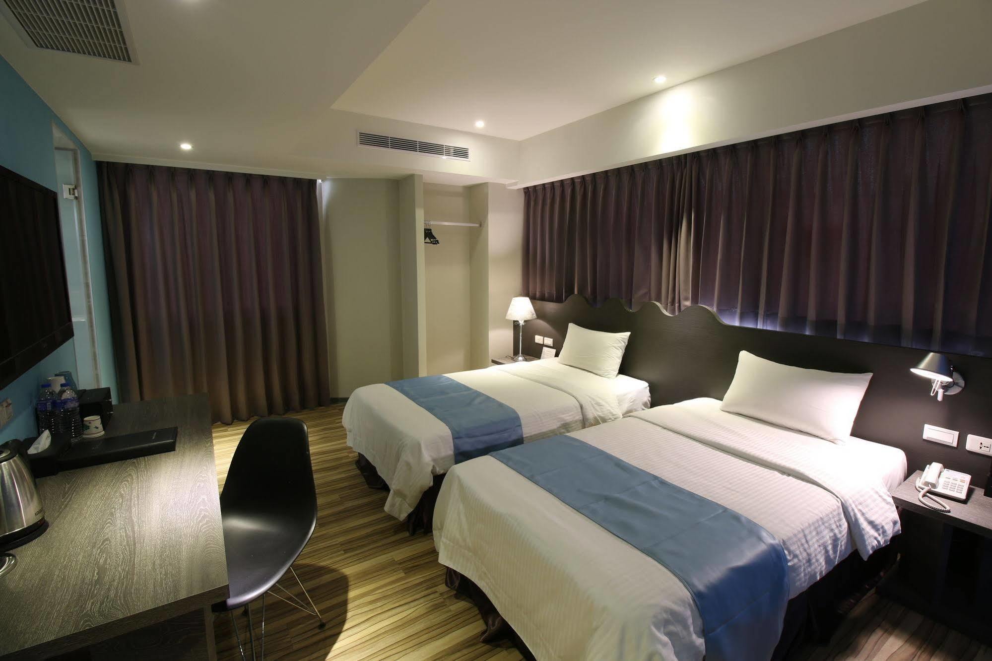 Blue Coast Hotel Kaohsiung Exterior photo