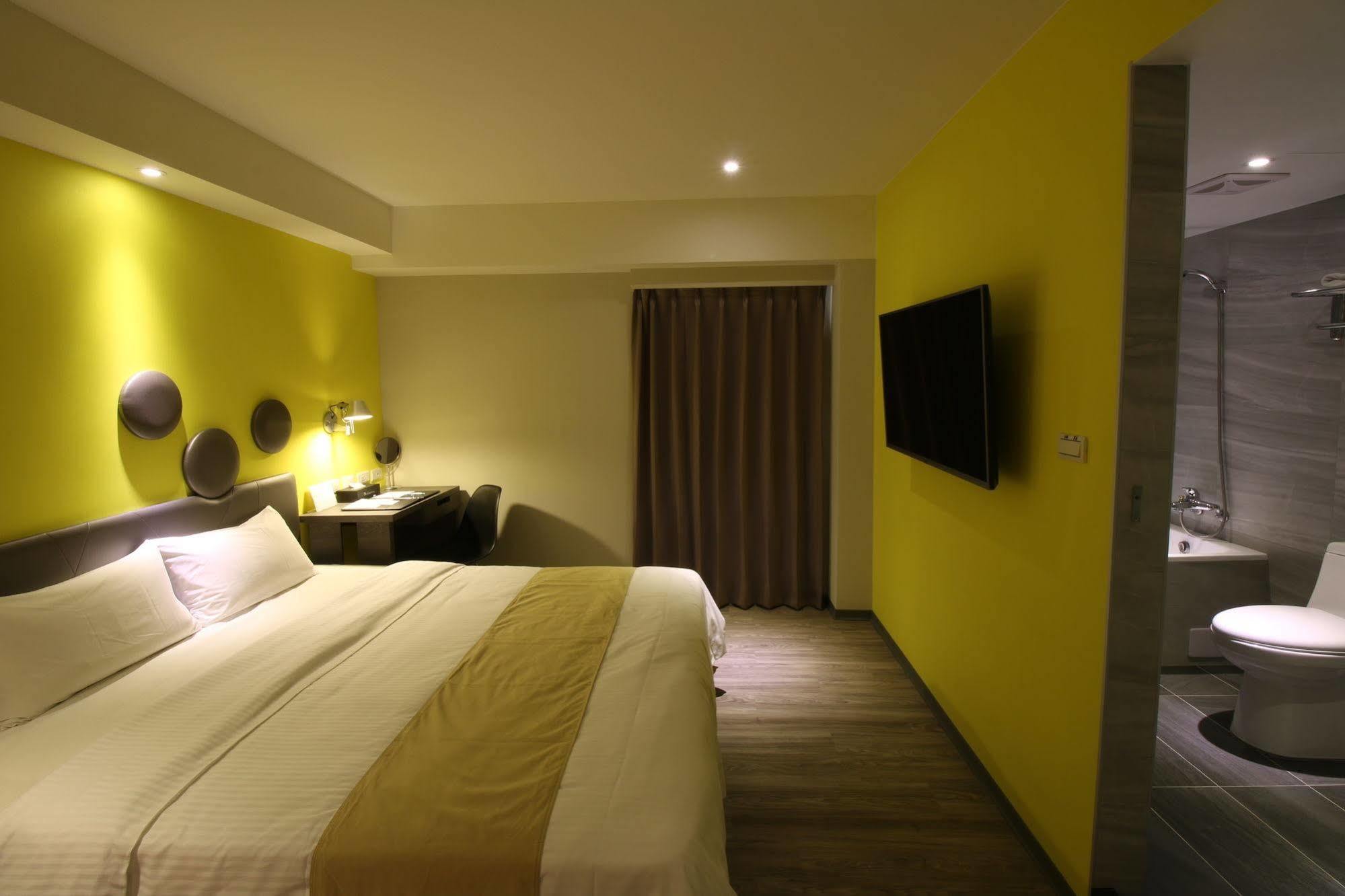 Blue Coast Hotel Kaohsiung Exterior photo
